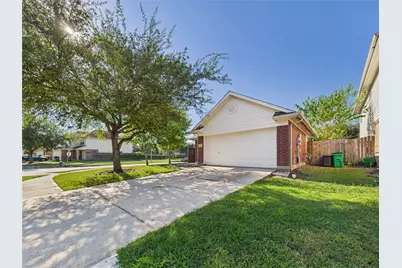 3318 Field Manor Lane, Houston, TX 77047 - Photo 3