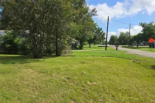 115 S Dallas St, Bremond, TX 76629 - Photo 3