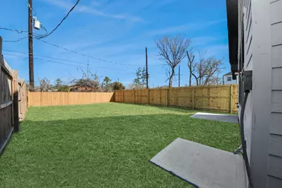 8653 Sunderland Road, Houston, TX 77028 - Photo 13