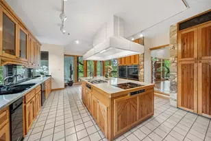 2207 Pine Dr, Friendswood, TX 77546 - Photo 9