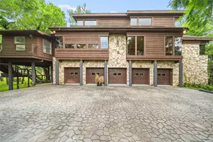 2207 Pine Dr, Friendswood, TX 77546 - Photo 3