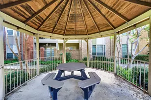 1515 Sandy Springs Rd, Houston, TX 77042 - Photo 29