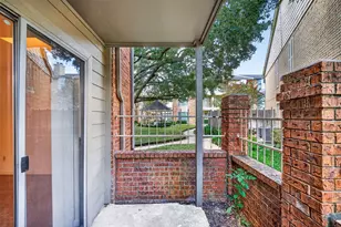 1515 Sandy Springs Rd, Houston, TX 77042 - Photo 5