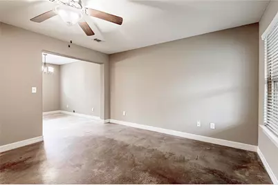2002 20th Street #402, Huntsville, TX 77340 - Photo 3