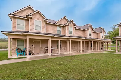 2002 20th Street #402, Huntsville, TX 77340 - Photo 1