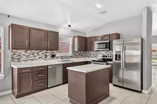 10515 Evergreen St, Baytown, TX 77523 - Photo 11