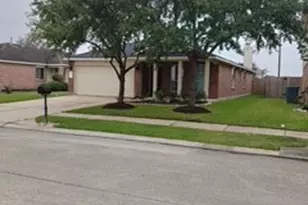 10515 Evergreen St, Baytown, TX 77523 - Photo 1