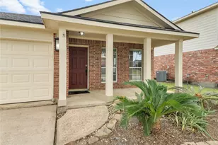 10515 Evergreen St, Baytown, TX 77523 - Photo 3
