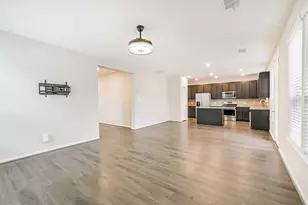 2036 Elkington Cir, Conroe, TX 77304 - Photo 9