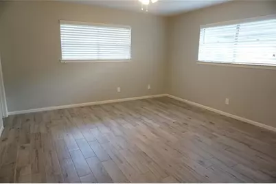 5727 Braesvalley Drive, Houston, TX 77096 - Photo 5
