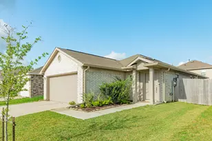 108 Cullen St, Angleton, TX 77515 - Photo 3