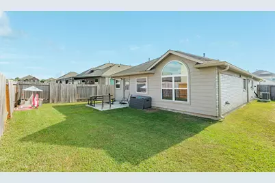 108 Cullen Street, Angleton, TX 77515 - Photo 23