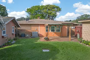 22 Willow Ln, Galveston, TX 77551 - Photo 3