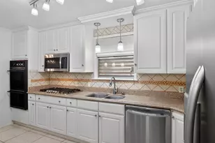 22 Willow Ln, Galveston, TX 77551 - Photo 11
