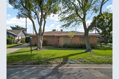 22 Willow Lane, Galveston, TX 77551 - Photo 1