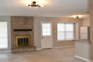 16818 Dutch Ridge Dr, Sugar Land, TX 77498 - Photo 5