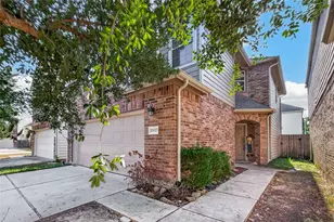 17027 Amarose Dr, Houston, TX 77090 - Photo 3