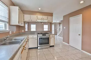 9042 McGallion Rd, Houston, TX 77022 - Photo 7