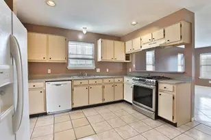 9042 McGallion Rd, Houston, TX 77022 - Photo 5