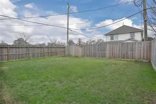 9042 McGallion Rd, Houston, TX 77022 - Photo 21