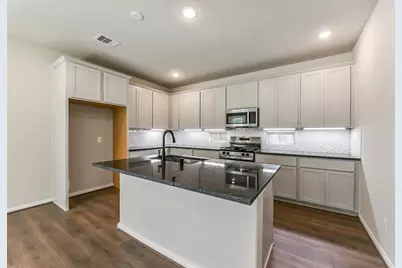 4214 Red Cedar Ring Lane, Pinehurst, TX 77362 - Photo 9