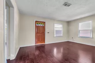 131 E 31st 1/2 St, Houston, TX 77018 - Photo 5
