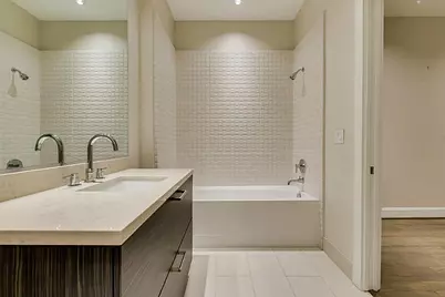 1409 Post Oak Boulevard #1602, Houston, TX 77056 - Photo 25