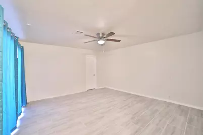 10723 Shawnbrook Drive, Houston, TX 77071 - Photo 17
