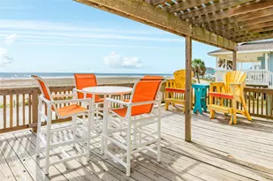 12520 E Buena Vista Dr, Galveston, TX 77554 - Photo 9