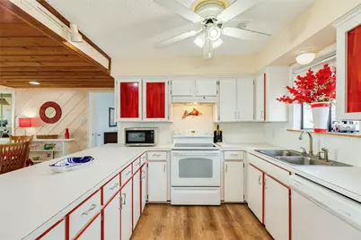 12520 E Buena Vista Drive, Galveston, TX 77554 - Photo 25