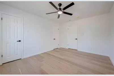2414 Walnut Bend Lane, Houston, TX 77042 - Photo 33