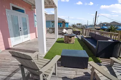 962 Meynig Drive, Crystal Beach, TX 77650 - Photo 7