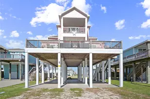 962 Meynig Dr, Crystal Beach, TX 77650 - Photo 1