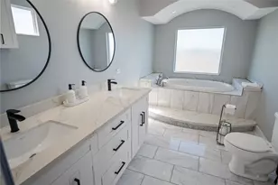 962 Meynig Dr, Crystal Beach, TX 77650 - Photo 33