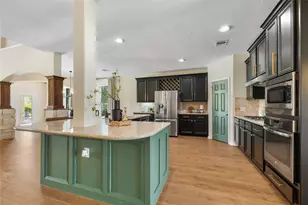 4502 Sunrise Rd, Baytown, TX 77523 - Photo 9