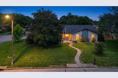 5451 Appleblossom Lane, Friendswood, TX 77546 - Photo 3