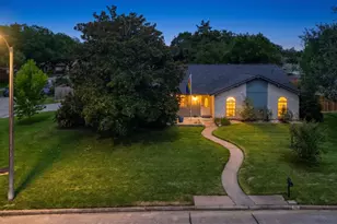 5451 Apple Blossom Ln, Friendswood, TX 77546 - Photo 3