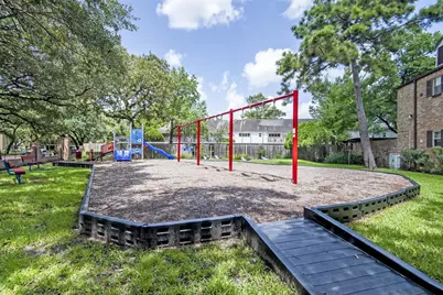 12941 Trail Hollow Drive, Houston, TX 77079 - Photo 27