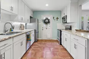 12941 Trail Hollow Dr, Houston, TX 77079 - Photo 11