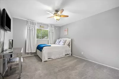 12941 Trail Hollow Drive, Houston, TX 77079 - Photo 17