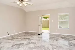 2232 Ivy Wall Dr, Conroe, TX 77301 - Photo 17