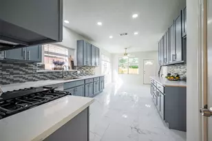 10122 Duchamp Dr, Houston, TX 77036 - Photo 5