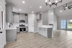 302 Gaines St, Brazoria, TX 77422 - Photo 7