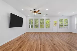 6048 Heritage Creek Ln, Conroe, TX 77304 - Photo 9