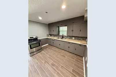 406 Clear Lake Road, Highlands, TX 77562 - Photo 13