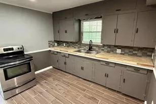 406 Clear Lake Rd, Highlands, TX 77562 - Photo 13