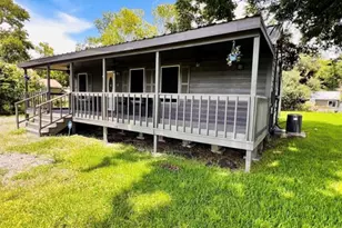 406 Clear Lake Rd, Highlands, TX 77562 - Photo 7
