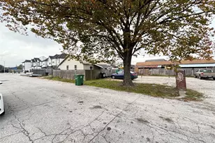 127 E 43rd St, Houston, TX 77018 - Photo 3