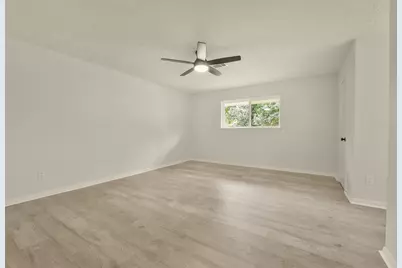 315 Ravenhead Drive, Houston, TX 77034 - Photo 25