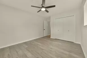 315 S Ravenhead Dr, Houston, TX 77034 - Photo 17